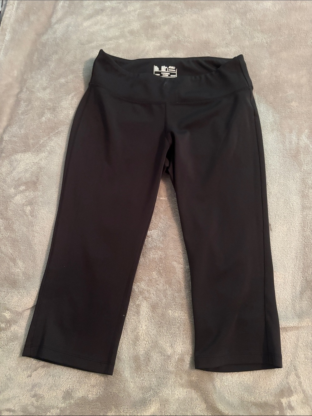 New Balance Black Capri Performance Leggings